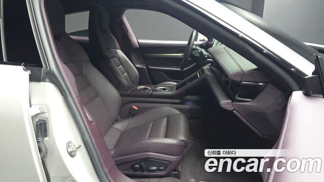 Porsche Taycan 2022 — Photo 25/36