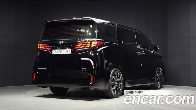 Toyota Alphard 2024 — Фото 2/20