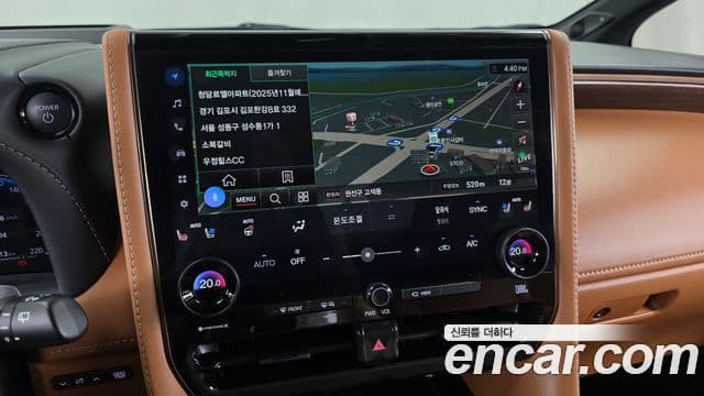 Toyota Alphard 2024 — Фото 13/20
