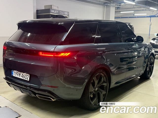 Land Rover Range Rover Sport 2025 — Фото 2/18