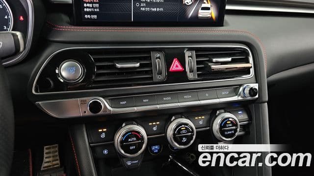 Genesis G70 2021 — Şəkil 24/35