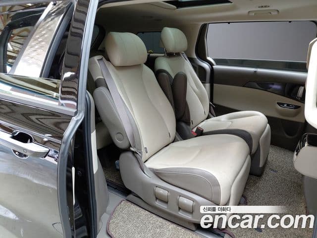 Kia Carnival 2022 — Фото 11/20