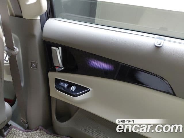 Kia Carnival 2022 — Фото 19/20