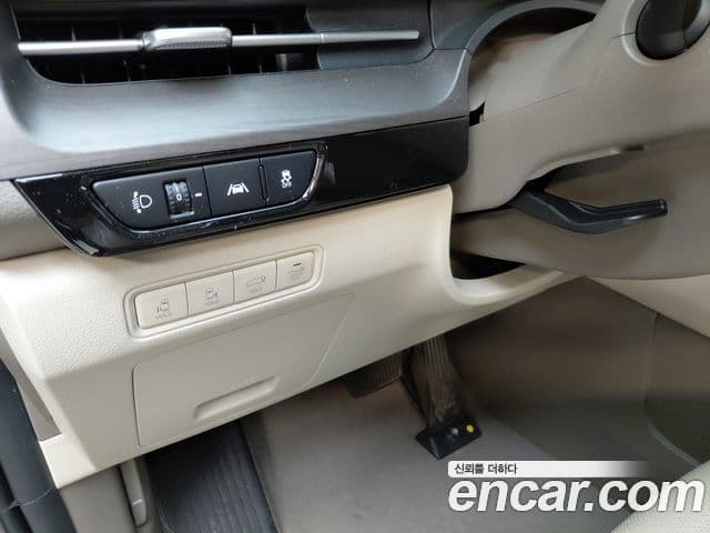 Kia Carnival 2022 — ფოტო 11/31