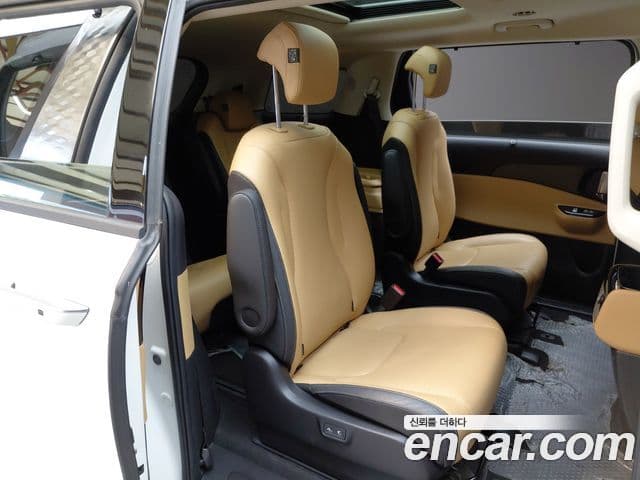 Kia Carnival 2021 — Фото 11/20