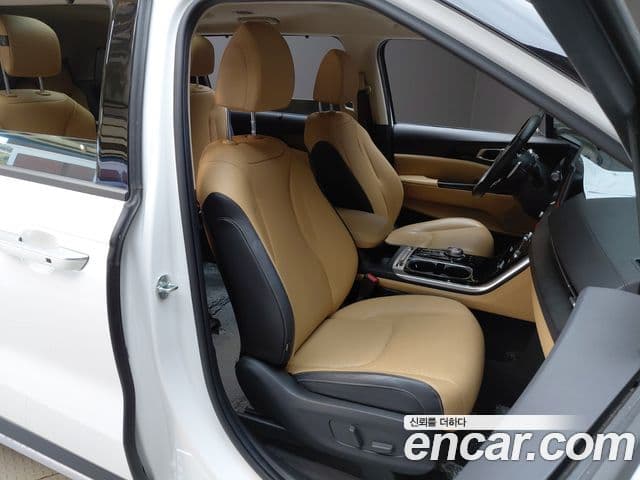 Kia Carnival 2021 — Şəkil 13/30