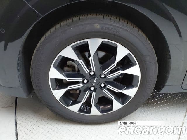 Kia Carnival 2022 — Фото 5/20