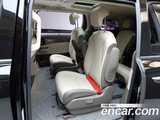 Kia Carnival 2022 — Фото 12/20