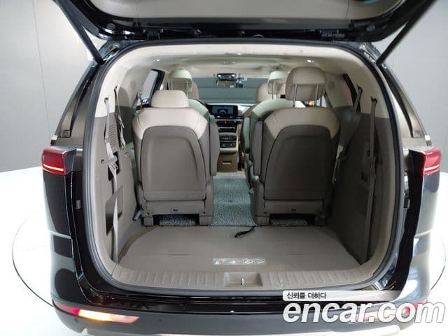 Kia Carnival 2022 — Фото 18/20