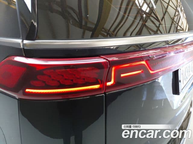 Kia Carnival 2022 — ფოტო 11/31