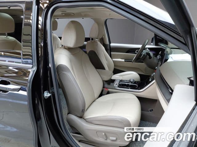 Kia Carnival 2022 — ფოტო 31/31