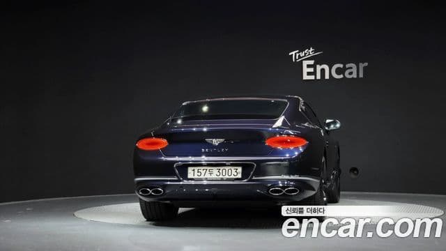 Bentley Continental GT 2023 — Şəkil 29/35