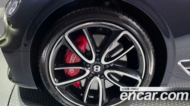 Bentley Continental GT 2023 — Şəkil 18/35