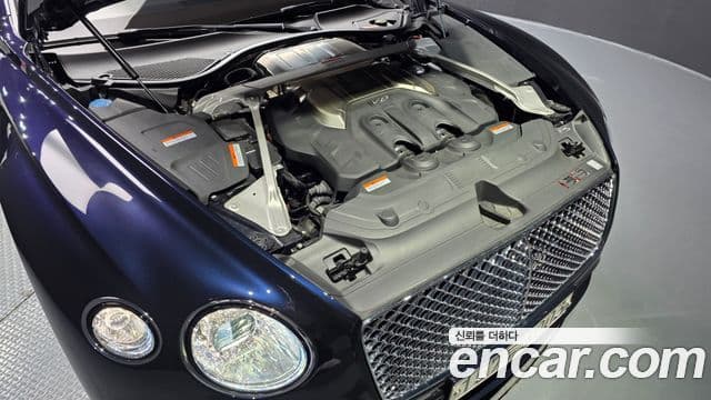Bentley Continental GT 2023 — Şəkil 32/35