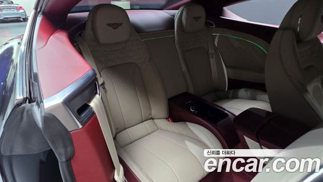Bentley Continental GT 2023 — Şəkil 13/35