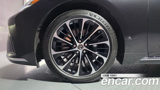 Lexus LS500 2021 — Şəkil 19/20