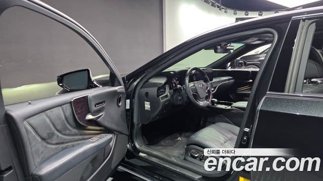 Lexus LS500 2021 — Şəkil 14/20