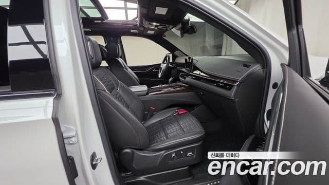 Cadillac Escalade 2021 — Photo 32/41