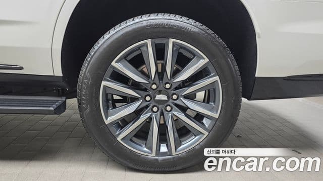 Cadillac Escalade 2021 — Photo 35/41