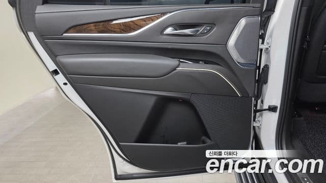Cadillac Escalade 2021 — Photo 25/41