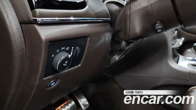 Jeep Grand Cherokee 2019 — ფოტო 5/36