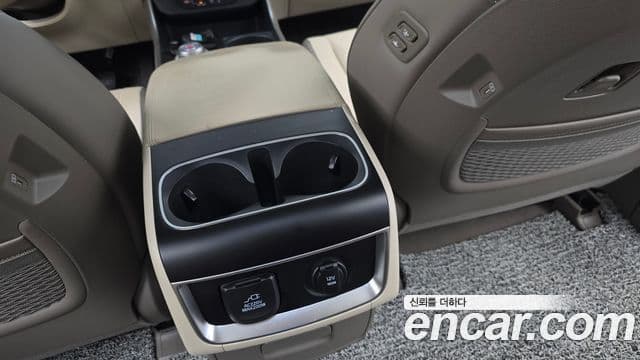 Kia Carnival 2024 — Şəkil 8/36