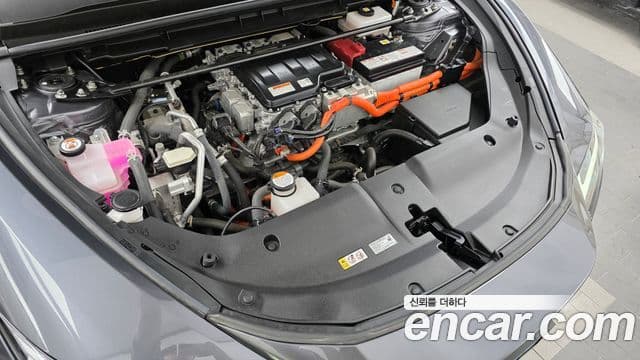 Lexus RZ450e 2023 — Photo 13/32