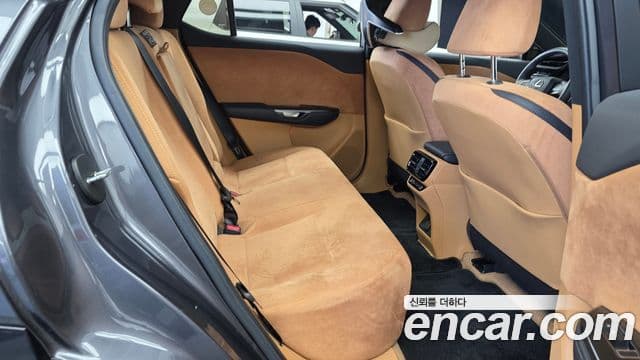 Lexus RZ450e 2023 — Photo 9/32
