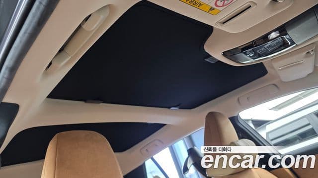 Lexus RZ450e 2023 — Photo 25/32