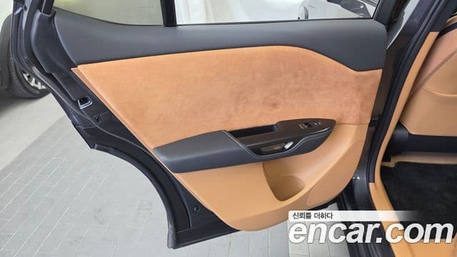 Lexus RZ450e 2023 — Photo 3/32
