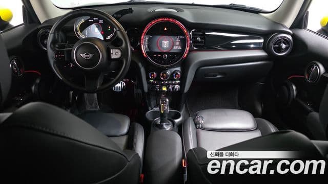 Mini Cooper Electric 2022 — ფოტო 19/31
