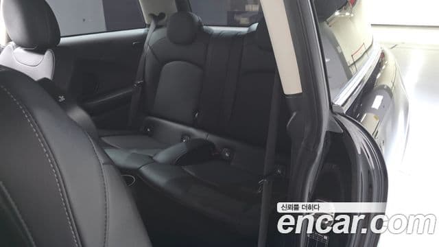 Mini Cooper Electric 2022 — ფოტო 13/31