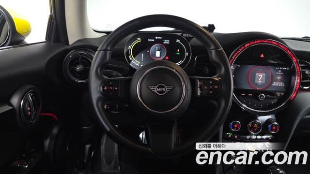 Mini Cooper Electric 2022 — ფოტო 18/31