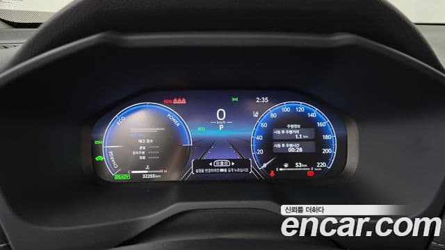 Toyota RAV4 2023 — ფოტო 28/33