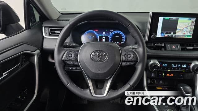 Toyota RAV4 2023 — ფოტო 10/33