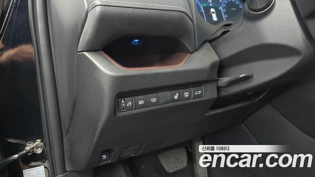 Toyota RAV4 2023 — ფოტო 15/33