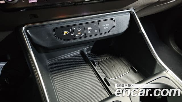 Kia Carnival 2024 — Фото 17/20