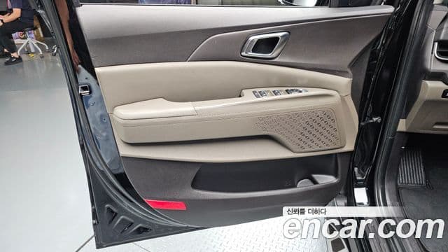 Kia Carnival 2024 — Photo 19/36