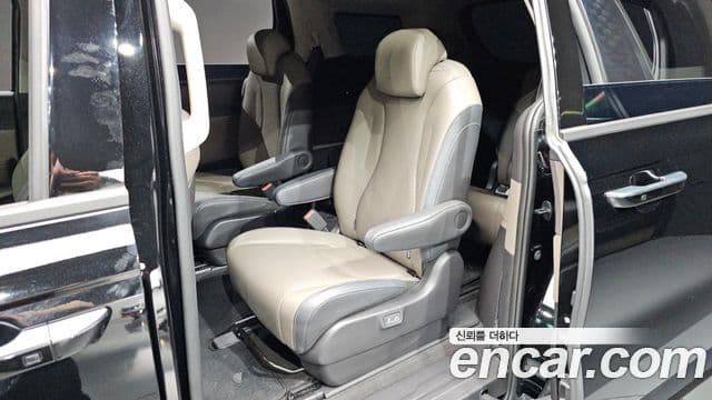 Kia Carnival 2024 — Photo 2/36