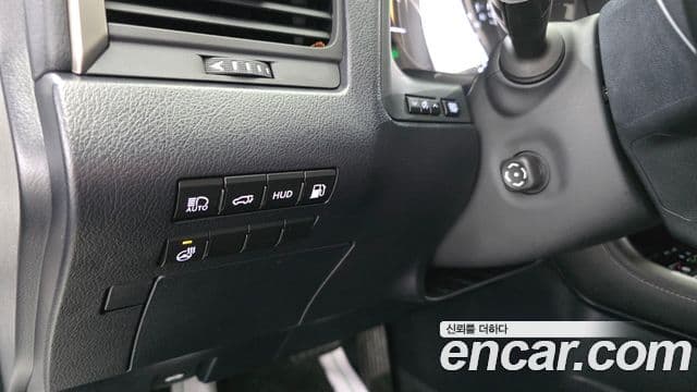 Lexus RX450h 2019 — Photo 18/20