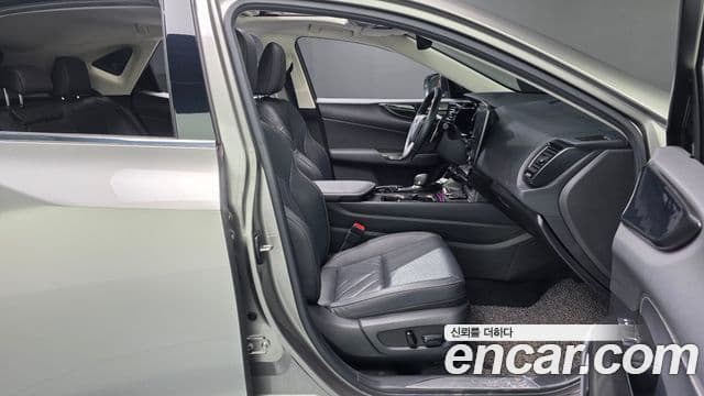 Lexus NX350h 2023 — Photo 14/33