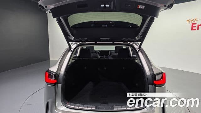 Lexus NX350h 2023 — Photo 13/33