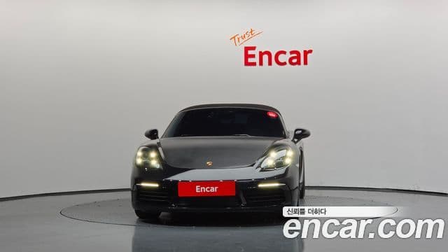 Porsche 718 Boxster 2018 — Şəkil 26/35