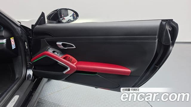 Porsche 718 Boxster 2018 — Şəkil 21/35
