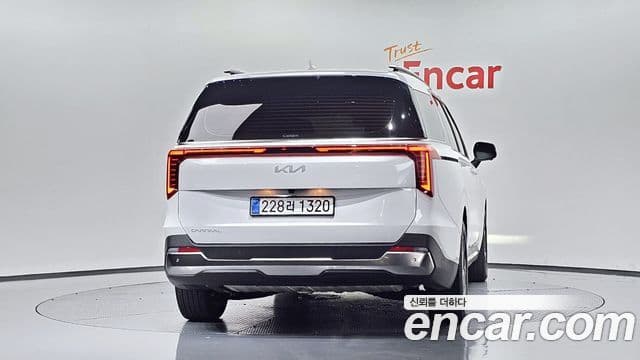 Kia Carnival 2025 — Фото 4/20