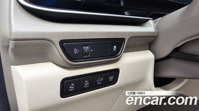 Kia Carnival 2025 — Фото 19/20
