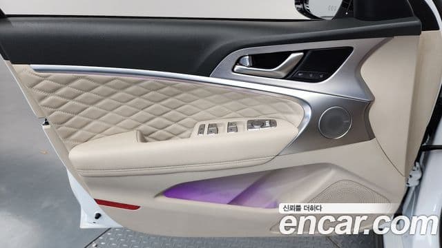 Genesis G70 2019 — ფოტო 14/38