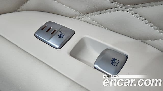 Genesis G70 2019 — ფოტო 2/38