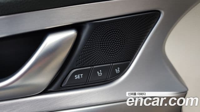 Genesis G70 2019 — ფოტო 8/38