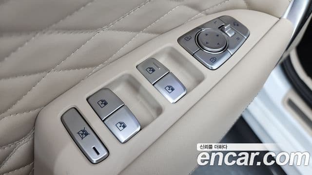 Genesis G70 2019 — ფოტო 24/38